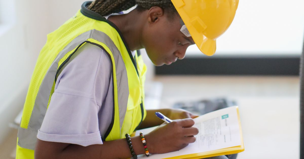 feat-6007 Checking for a CIDB registered contractor in Malaysia
